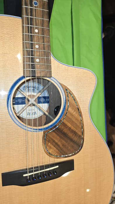 Artisan Guitar Creations hero slide 9